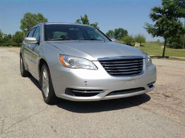 2012 Chrysler 200 Touring 4dr Sedan